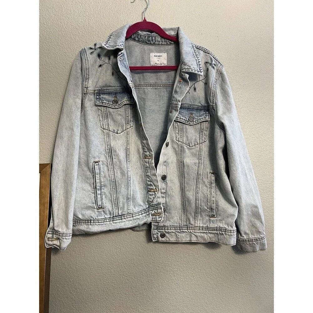 Old Navy light wash denim jacket size XL eyelet floral